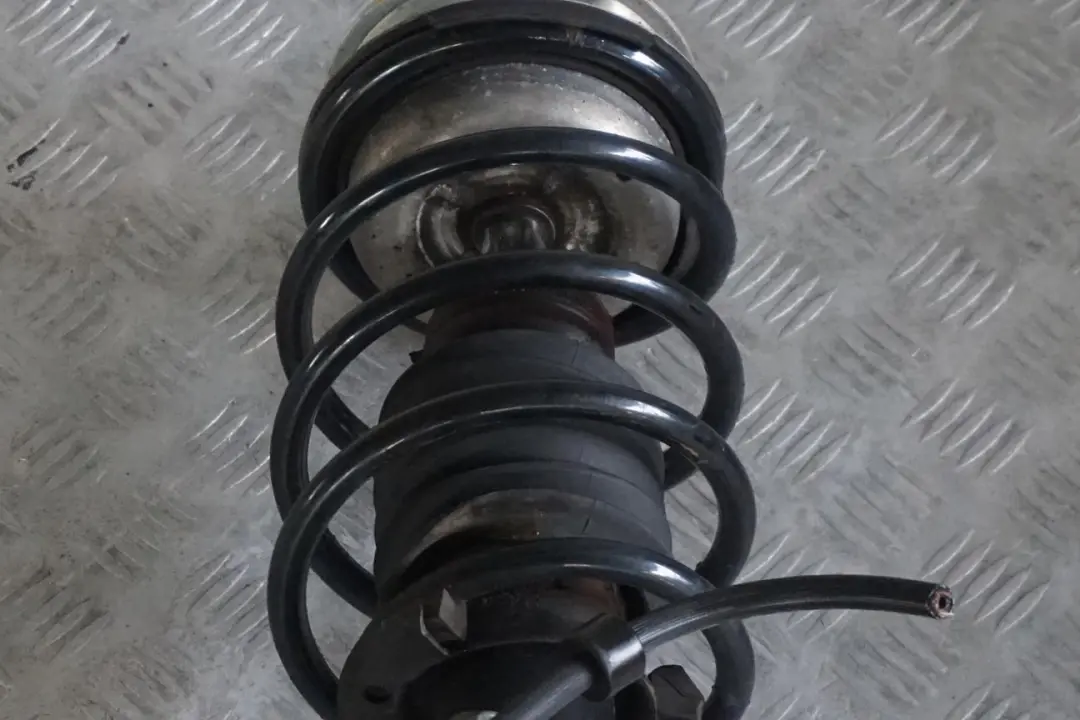 N47N Suspension Delantera Izquierda Spring Strut Leg para BMW E91 LCI Touring 320d con número de pieza 6796155 BMW E91 LCI Touring 320d N47N Suspension Delantera Izquierda Spring Strut Leg - SKU 6796155 - Número de pieza 6796155