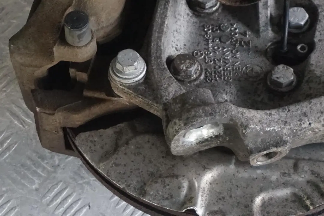 N47N 184PS Set Ammortizzatore Anteriore Sinistro per BMW E91 320d con numero di parte 6796155 BMW E91 320d N47N 184PS Set Ammortizzatore Anteriore Sinistro - SKU 6796155 - Numero di parte 6796155