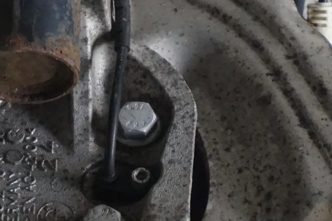 N47N Zwrotnica Amortyzator 116HP do BMW E90 LCI 316d o numerze 6796155 BMW E90 LCI 316d N47N Zwrotnica Amortyzator 116HP - SKU 6796155 - Numer Części 6796155