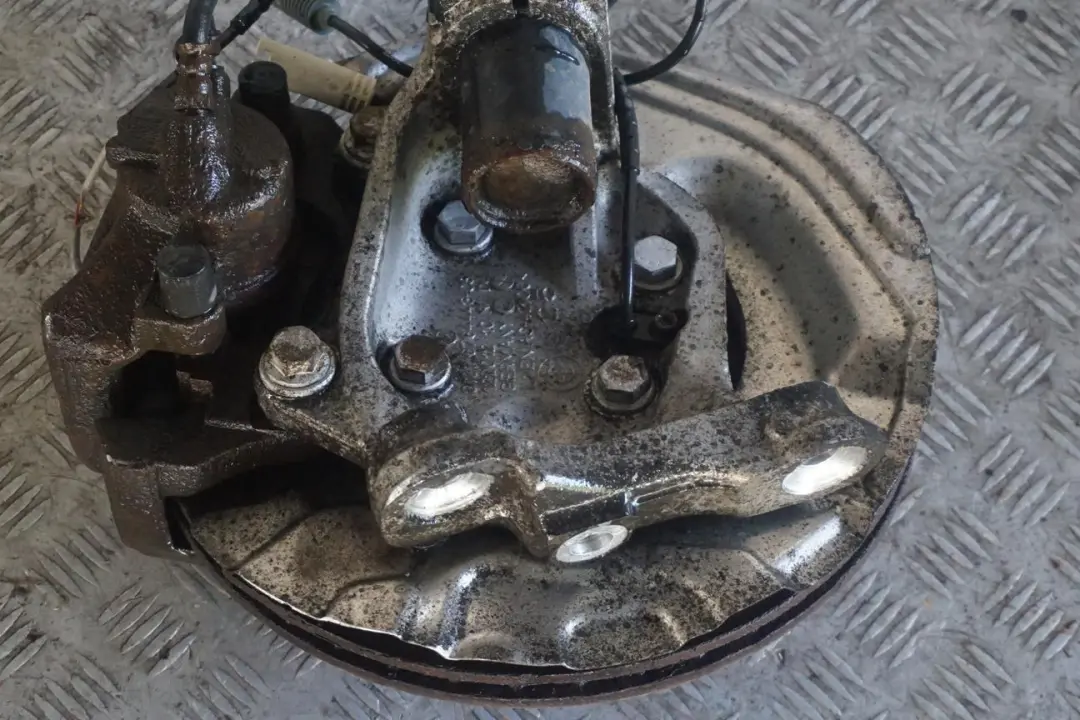 N47N 184PS M Sport Set Ammortizzatore Anteriore Sinistro per BMW E90 320d con numero di parte 6796159 BMW E90 320d N47N 184PS M Sport Set Ammortizzatore Anteriore Sinistro - SKU 6796159-1 - Numero di parte 6796159