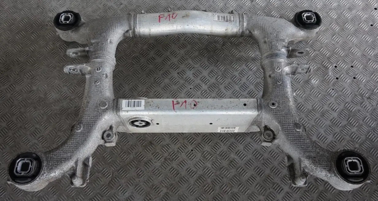 BMW F10 F11 Supporto Assale Posteriore Sottotelaio Sospensione Culla 6798545