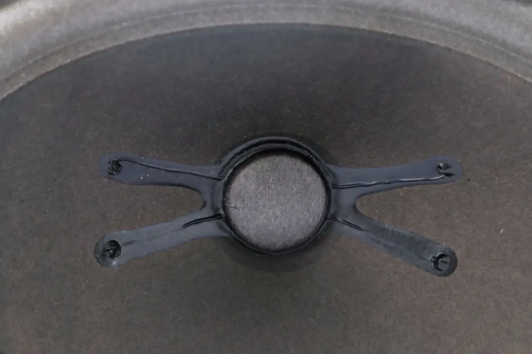 Głośnik Tylny Tył Harman Kardon do MINI R50 R53 o numerze 6801095 MINI R50 R53 Głośnik Tylny Tył Harman Kardon - SKU 6801095 - Numer Części 6801095