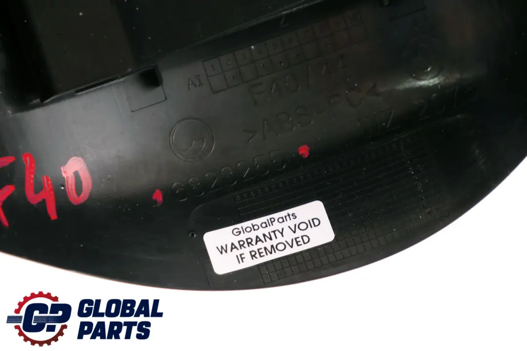 Copertura Rivestimento Colonna Sterzo Inferiore Nera per BMW F40 con numero di parte 6823255 BMW F40 Copertura Rivestimento Colonna Sterzo Inferiore Nera - SKU 6823255 - Numero di parte 6823255