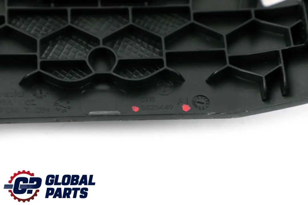 Coperchio Console Centrale Pannello Posteriore per BMW F40 F44 con numero di parte 6823440 BMW F40 F44 Coperchio Console Centrale Pannello Posteriore - SKU 6823440 - Numero di parte 6823440