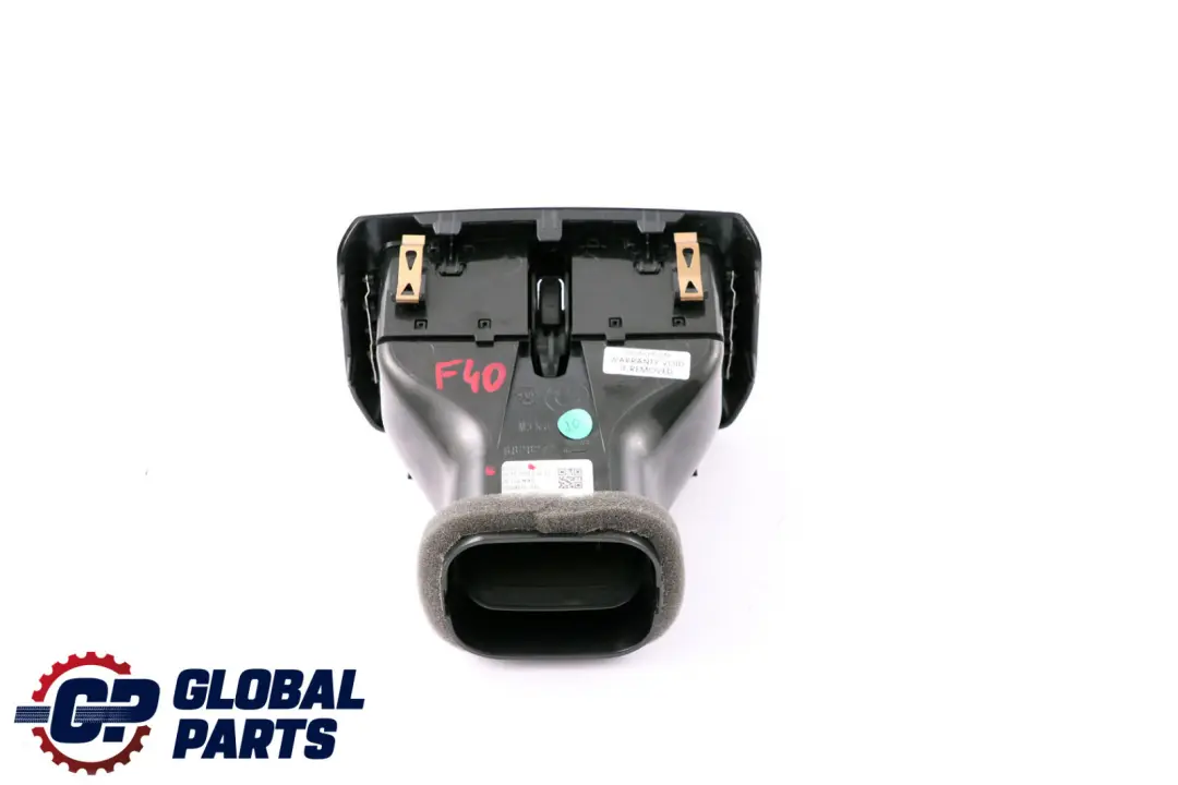 Trasera Consola Central Rejilla de ventilación aire fresco Negro para BMW F40 con número de pieza 6828272 BMW F40 Trasera Consola Central Rejilla de ventilación aire fresco Negro - SKU 6828272 - Número de pieza 6828272