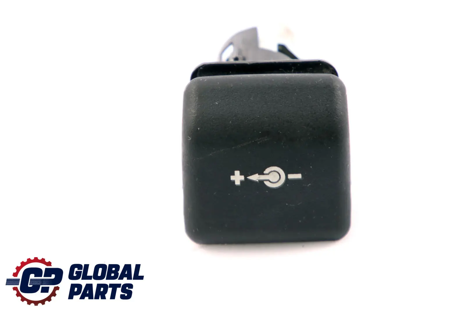 Charging Socket BMW E60 E81 E87 E90 E91 F20 F30 LCI Mount Switch 6843098