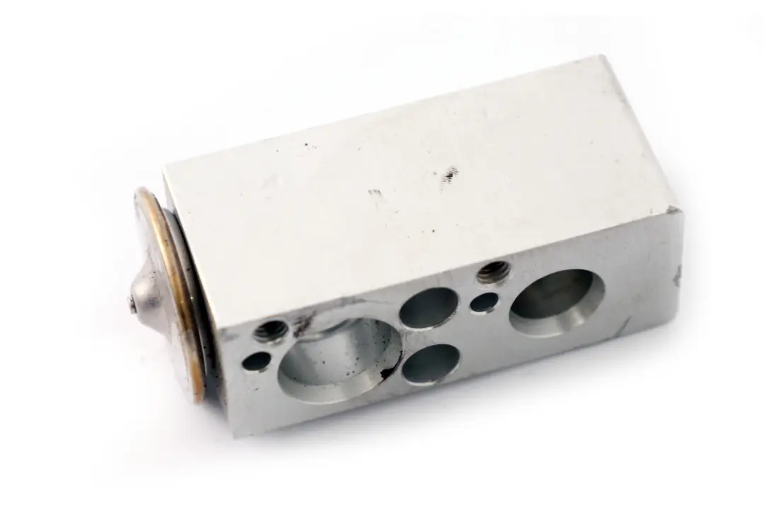 Mini F54 F55 F56 F57 Chauffage Climatisation Soupape de Decharge - SKU 6845415 - Numéro de pièce 6845415