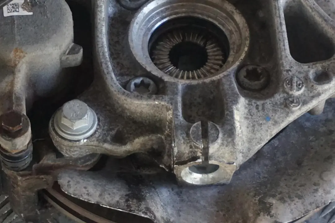 B38 116hp Front Right O/S Leg Brake Suspension Hub to BMW Mini Cooper D F56 with Part number 6852412 BMW Mini Cooper D F56 B38 116hp Front Right O/S Leg Brake Suspension Hub - SKU 6852412-1 - Part number 6852412