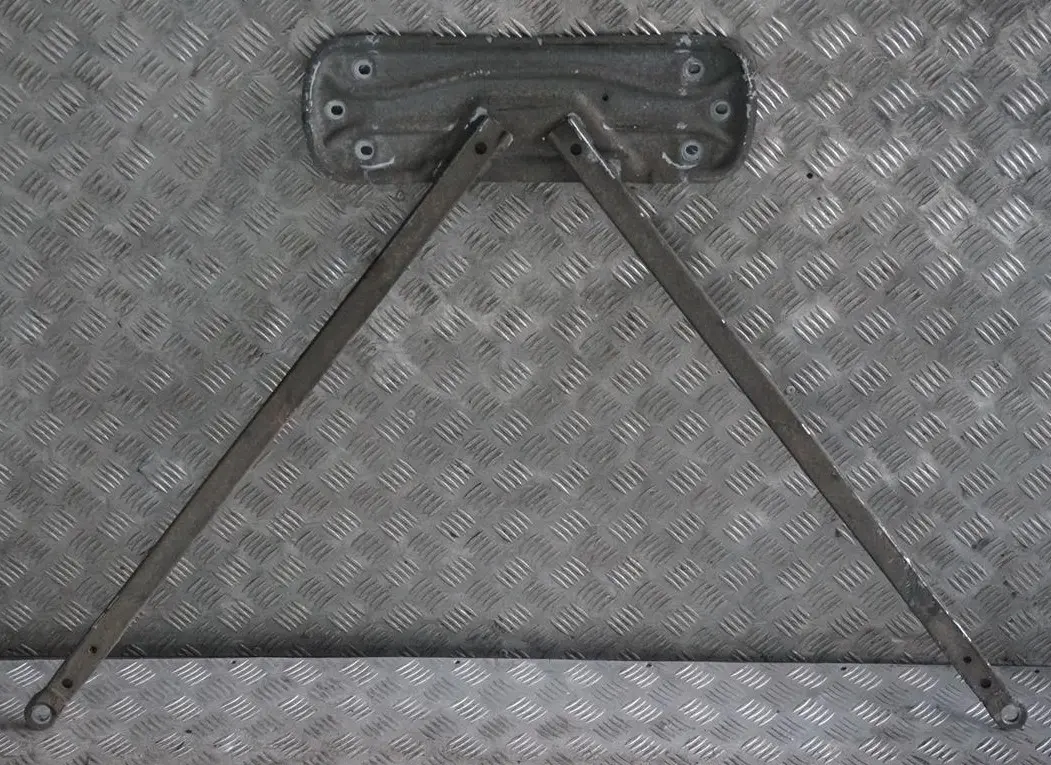 Asale posteriore Sospensione Tensione Puntone Suporto per BMW F31 LCI F34 GT con numero di parte 6861811 BMW F31 LCI F34 GT Asale posteriore Sospensione Tensione Puntone Suporto - SKU 6861811 - Numero di parte 6861811