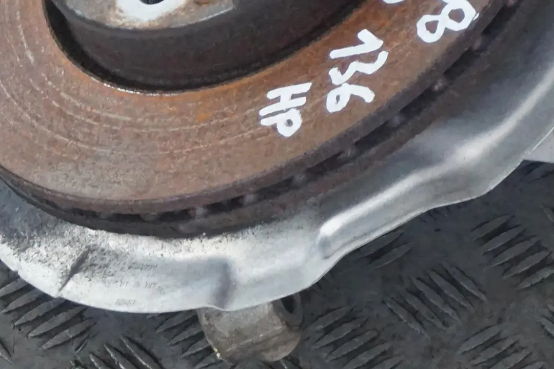 B38 1.5 136hp Vorne Links Bein Bremsenaufhängung Nabe für Mini Cooper F55 mit Teilenummer 6870817 Mini Cooper F55 B38 1.5 136hp Vorne Links Bein Bremsenaufhängung Nabe - SKU 6870817 - Teilenummer 6870817