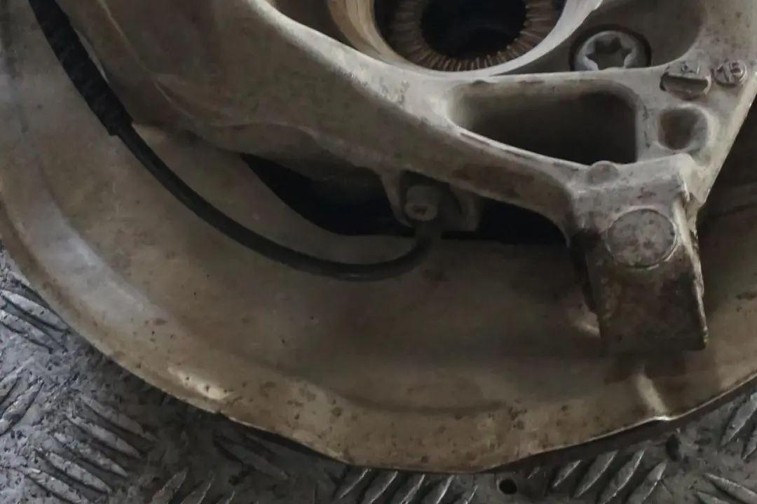 B38 1.5 136hp Vorne Links Bein Bremsenaufhängung Nabe für Mini Cooper F55 mit Teilenummer 6870817 Mini Cooper F55 B38 1.5 136hp Vorne Links Bein Bremsenaufhängung Nabe - SKU 6870817 - Teilenummer 6870817