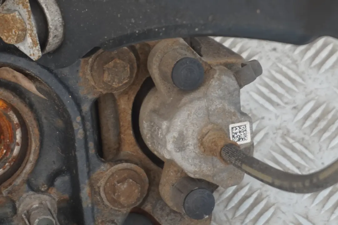 BMW F21 116i N13 136HP Zawieszenie zwrotnica lewa - SKU 6873722 - Numer Części 6873722