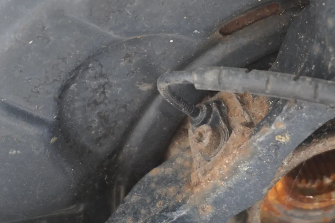 BMW F21 116i N13 136HP Zawieszenie zwrotnica lewa - SKU 6873722 - Numer Części 6873722