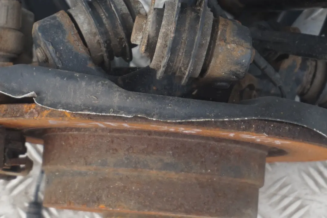 BMW F21 116i N13 136HP Zawieszenie zwrotnica lewa - SKU 6873722 - Numer Części 6873722