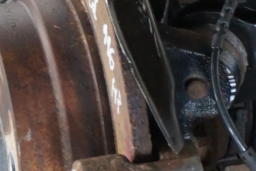 Right O/S Leg Spring Strut Hub Caliper to BMW 1 Series F20 116d ed Rear with Part number 6873724 BMW 1 Series F20 116d ed Rear Right O/S Leg Spring Strut Hub Caliper - SKU 6873724-1 - Part number 6873724