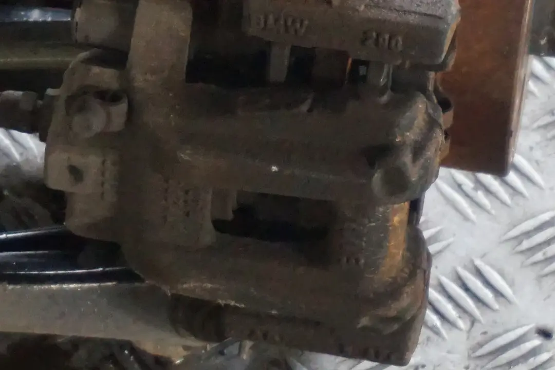 BMW 1 Series F20 116d ed Rear Left N/S Leg Spring Strut Hub Caliper - SKU 6873724 - Part number 6873724