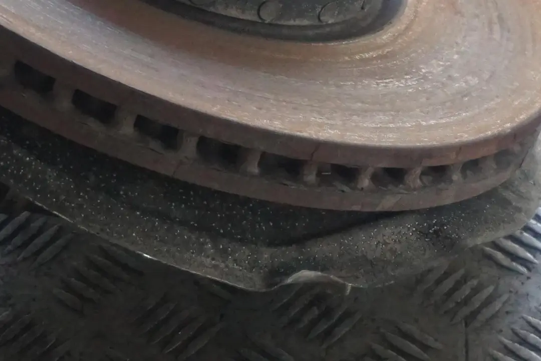 M140i Susp. del. izq. muelle para BMW F20 con número de pieza 6880944 BMW F20 M140i Susp. del. izq. muelle - SKU 6880944 - Número de pieza 6880944