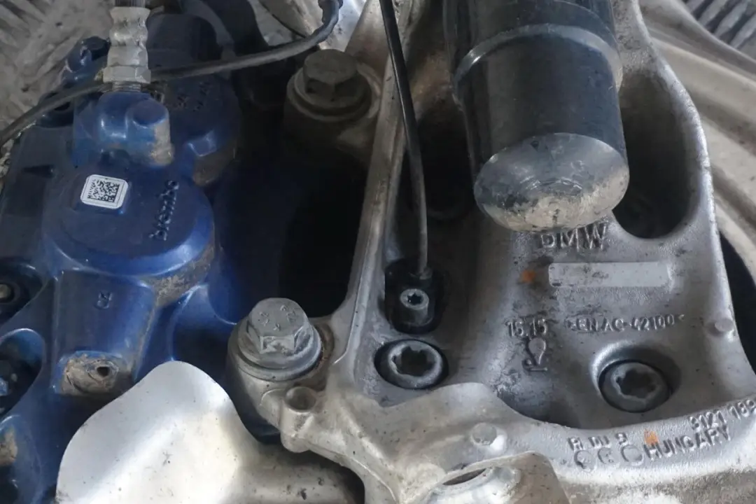 M140i B58 M Sport Stoßdämpfer Federbein Schwenklager Vorn Links für BMW 1 er F20 mit Teilenummer 6880944 BMW 1 er F20 M140i B58 M Sport Stoßdämpfer Federbein Schwenklager Vorn Links - SKU 6880944 - Teilenummer 6880944