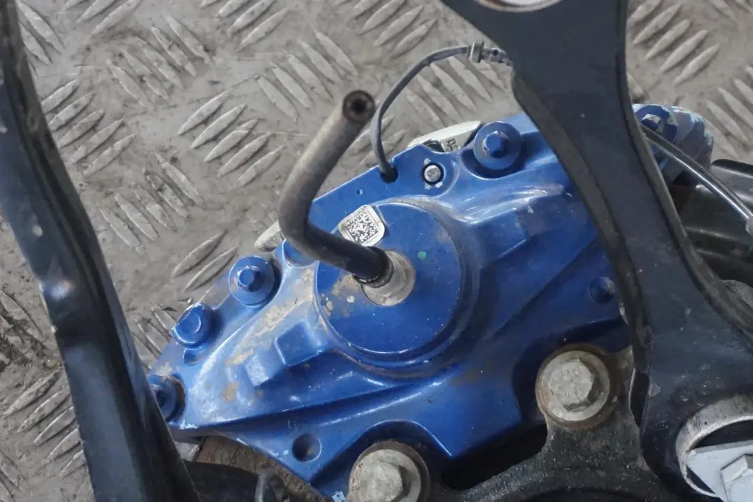 M140i M Sport Rear Right O/S Suspension Leg Axle Brake Disc Hub to BMW 1 F20 with Part number 6880945 BMW 1 F20 M140i M Sport Rear Right O/S Suspension Leg Axle Brake Disc Hub - SKU 6880945-1 - Part number 6880945