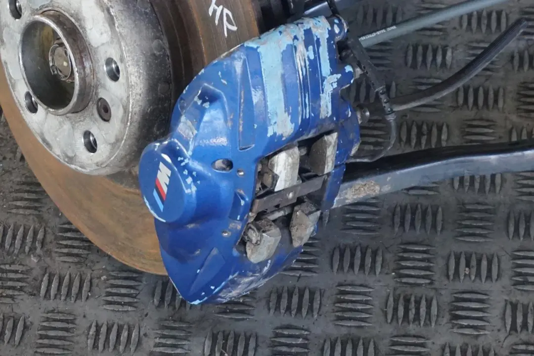 M140i M Sport Rear Right O/S Suspension Leg Axle Brake Disc Hub to BMW 1 F20 with Part number 6880945 BMW 1 F20 M140i M Sport Rear Right O/S Suspension Leg Axle Brake Disc Hub - SKU 6880945-1 - Part number 6880945