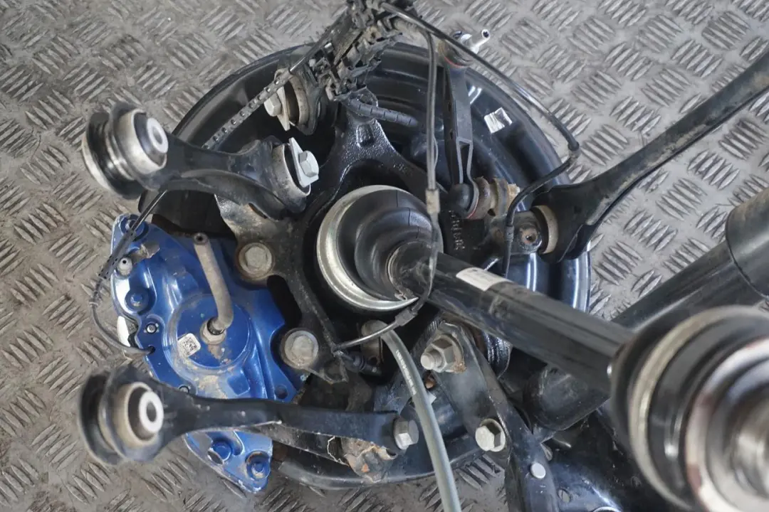 M140i M Sport Rear Right O/S Suspension Leg Axle Brake Disc Hub to BMW 1 F20 with Part number 6880945 BMW 1 F20 M140i M Sport Rear Right O/S Suspension Leg Axle Brake Disc Hub - SKU 6880945-1 - Part number 6880945