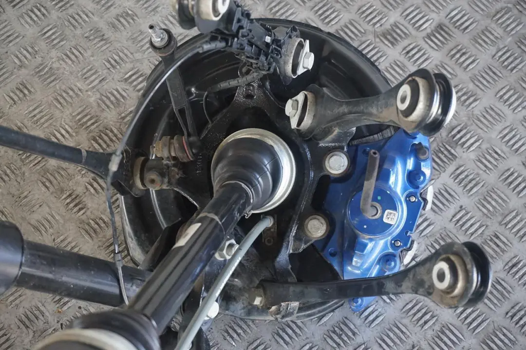 BMW 1 F20 M140i M Sport Rear Left N/S Suspension Leg Axle Brake Disc Hub - SKU 6880945 - Part number 6880945