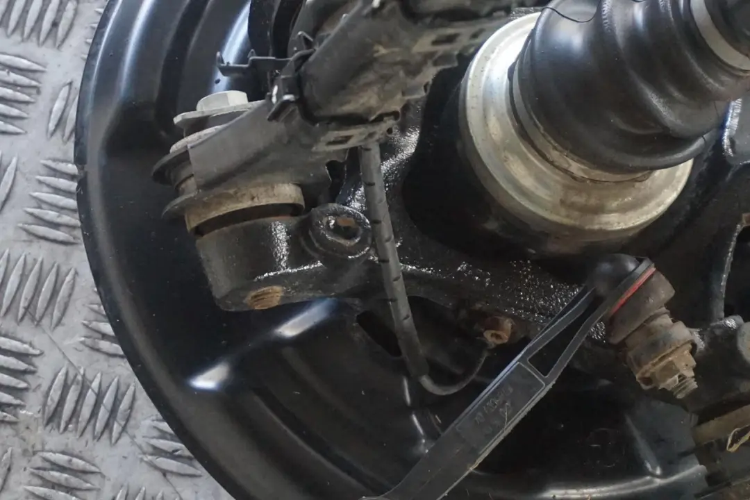 M140i B58 340PS M Sport Federbein Radträger Schwenklager Hinten Links für BMW 1 F20 mit Teilenummer 6880945 BMW 1 F20 M140i B58 340PS M Sport Federbein Radträger Schwenklager Hinten Links - SKU 6880945 - Teilenummer 6880945