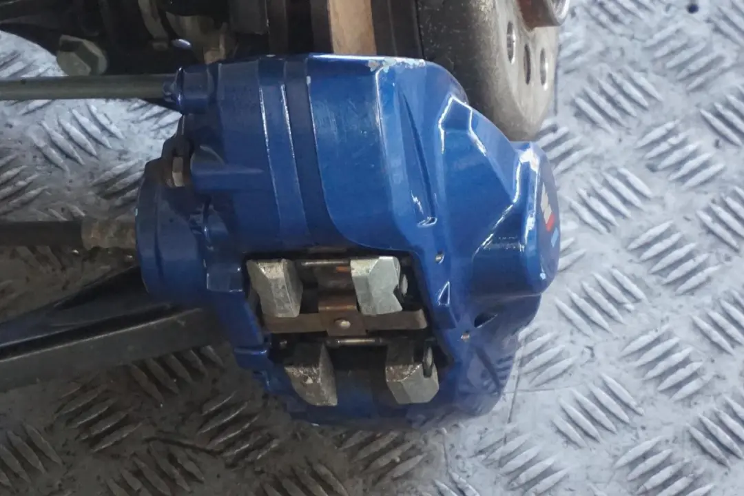 M140i B58 340PS M Sport Federbein Radträger Schwenklager Hinten Links für BMW 1 F20 mit Teilenummer 6880945 BMW 1 F20 M140i B58 340PS M Sport Federbein Radträger Schwenklager Hinten Links - SKU 6880945 - Teilenummer 6880945