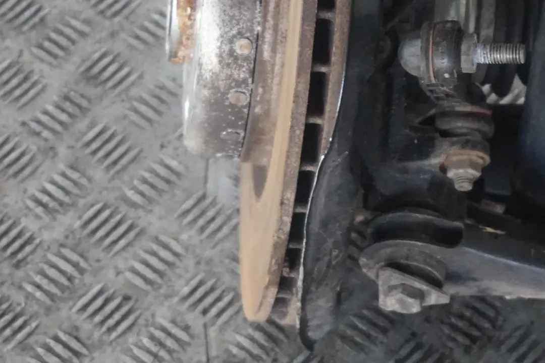 M140i B58 340PS M Sport Federbein Radträger Schwenklager Hinten Links für BMW 1 F20 mit Teilenummer 6880945 BMW 1 F20 M140i B58 340PS M Sport Federbein Radträger Schwenklager Hinten Links - SKU 6880945 - Teilenummer 6880945