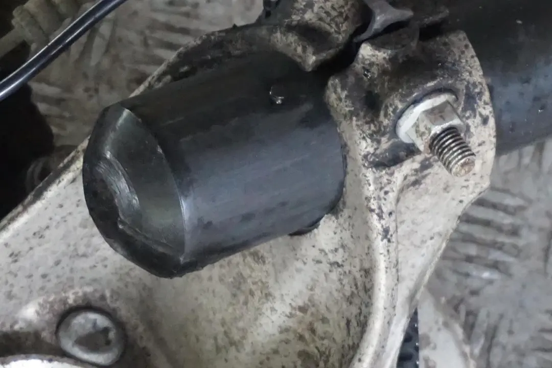 B47 Front Right O/S Spring Strut Leg Suspension Brake Disc to BMW X1 F48 18d with Part number 6886754 BMW X1 F48 18d B47 Front Right O/S Spring Strut Leg Suspension Brake Disc - SKU 6886754 - Part number 6886754