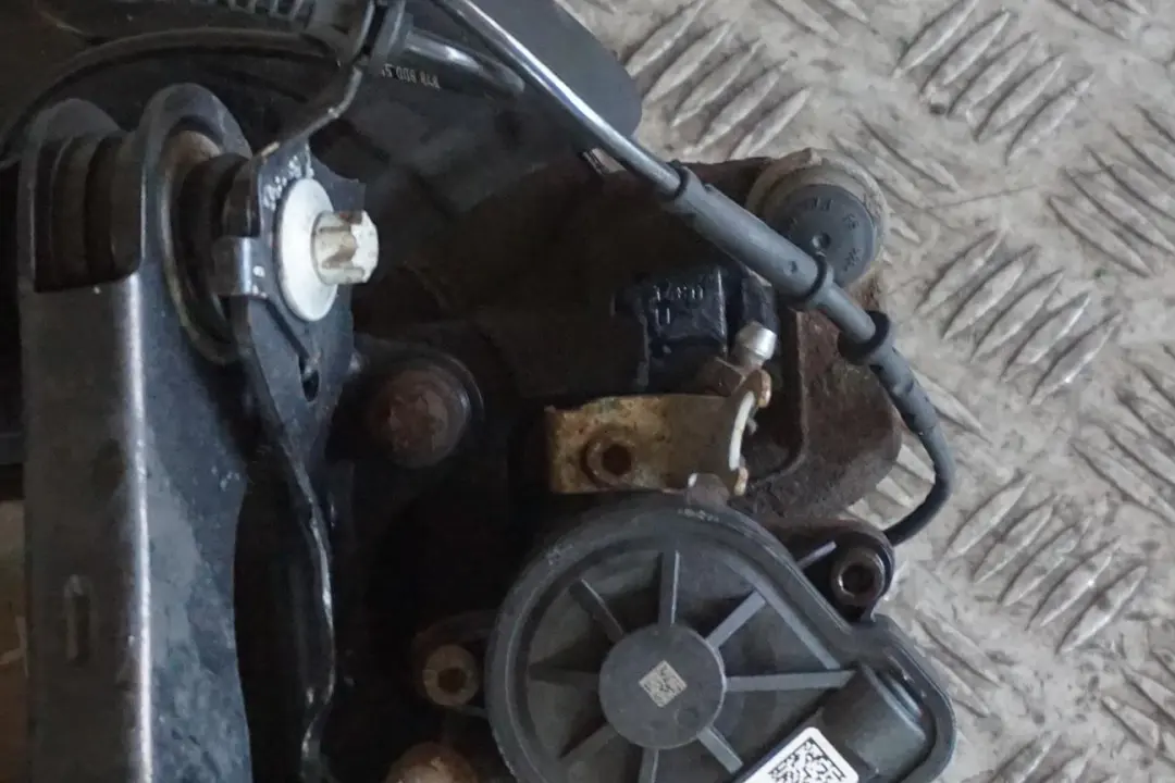 B47 Längslenker Radträger Schwenklager Hinten Rechts für BMW X1 er F48 18d mit Teilenummer 6898964 BMW X1 er F48 18d B47 Längslenker Radträger Schwenklager Hinten Rechts - SKU 6898964-1 - Teilenummer 6898964