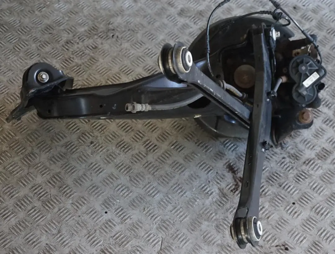 Seria F48 18d B47 Zwrotnica Piasta Tarcza Hamulcowa Tylny Prawy do BMW X1 o numerze 6898964 BMW X1 Seria F48 18d B47 Zwrotnica Piasta Tarcza Hamulcowa Tylny Prawy - SKU 6898964-1 - Numer Części 6898964