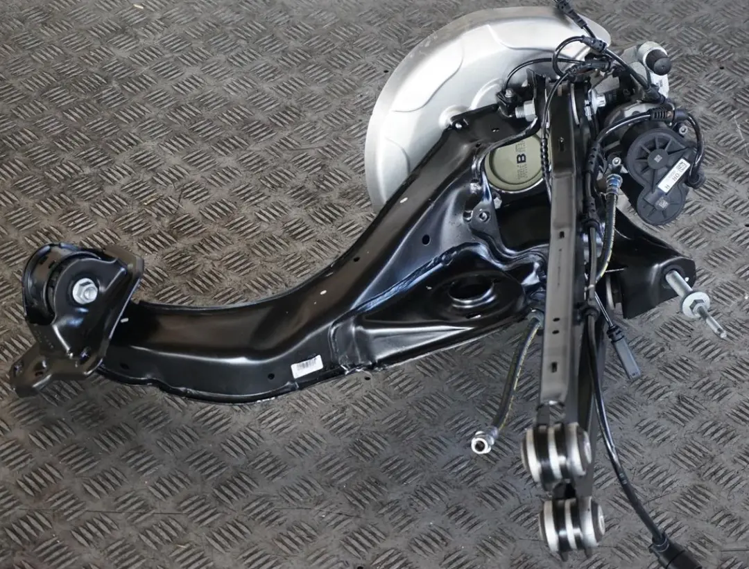 BMW F40 118i B38C Zwrotnica tarcza prawa 140HP - SKU 6898964 - Numer Części 6898964