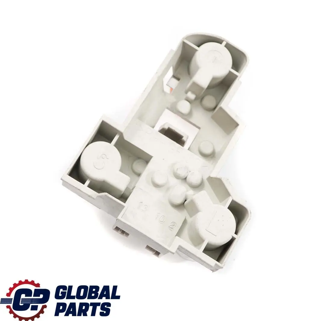 Light Bulb Left N/S Carrier White Turn Indicator to BMW 3 Series E46 Touring Rear with Part number 6900471 BMW 3 Series E46 Touring Rear Light Bulb Left N/S Carrier White Turn Indicator - SKU 6900471 - Part number 6900471