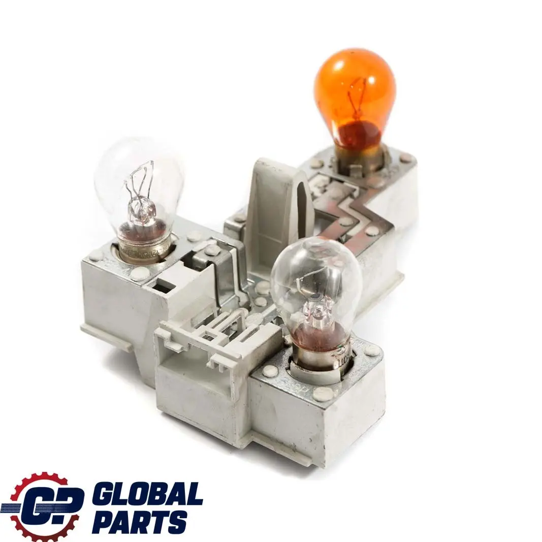 Luz Trasera Bombilla Derecha Portador Blanco Intermitente para BMW E46 Touring con número de pieza 6900472 BMW E46 Touring Luz Trasera Bombilla Derecha Portador Blanco Intermitente - SKU 6900472 - Número de pieza 6900472