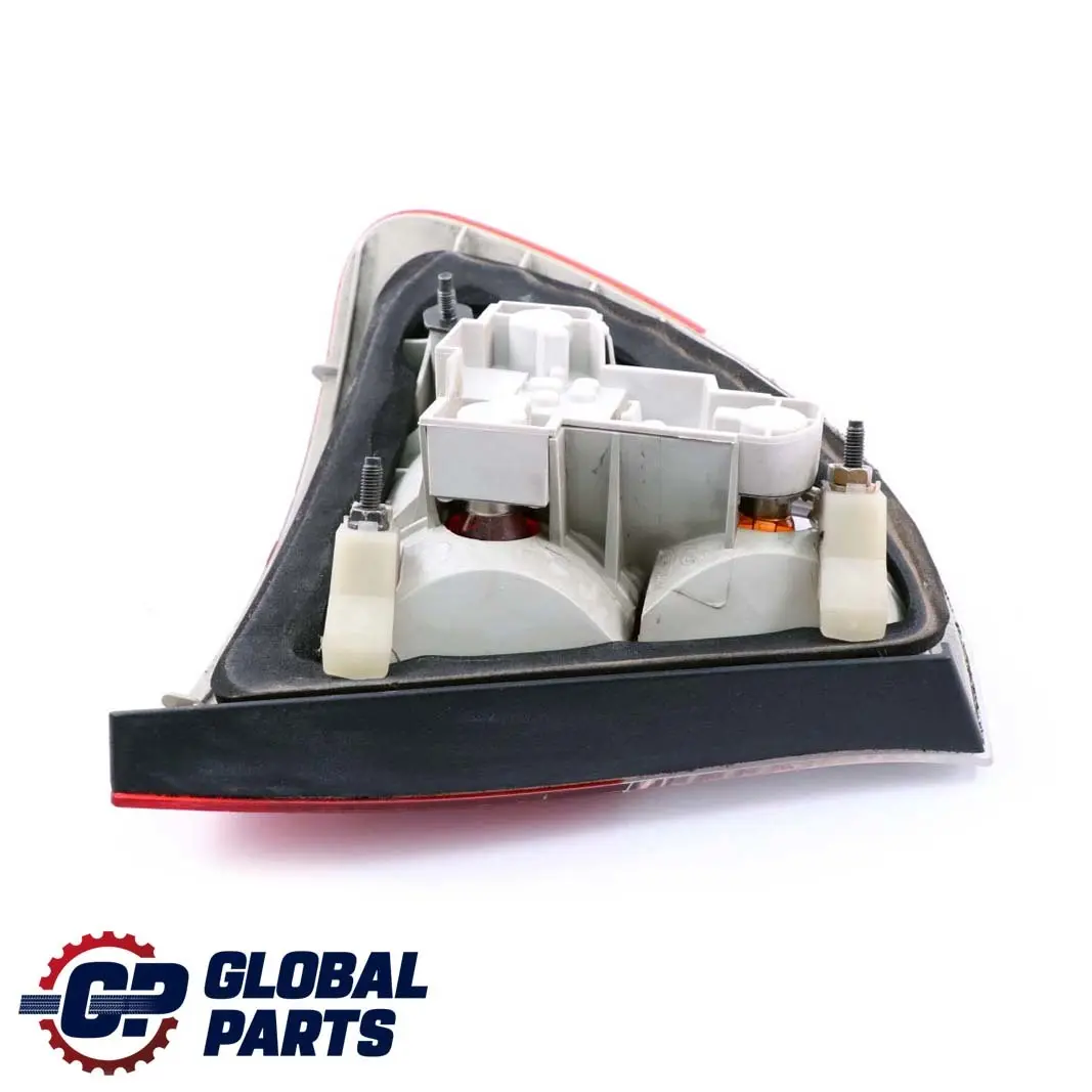 Light In The Side Panel White Right O/S to BMW 3 Series E46 Touring Rear with Part number 6900474 BMW 3 Series E46 Touring Rear Light In The Side Panel White Right O/S - SKU 6900474 - Part number 6900474