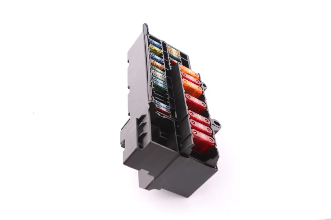 Distributeur Electrique de Boite a Fusibles pour BMW Serie E65 E66 à propos du numéro de pièce 6900582 BMW Serie E65 E66 Distributeur Electrique de Boite a Fusibles - SKU 6900582 - Numéro de pièce 6900582