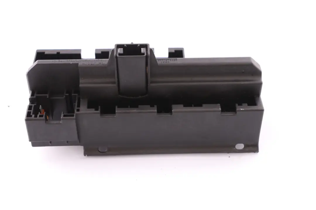 Distributeur Electrique de Boite a Fusibles pour BMW Serie E65 E66 à propos du numéro de pièce 6900582 BMW Serie E65 E66 Distributeur Electrique de Boite a Fusibles - SKU 6900582 - Numéro de pièce 6900582