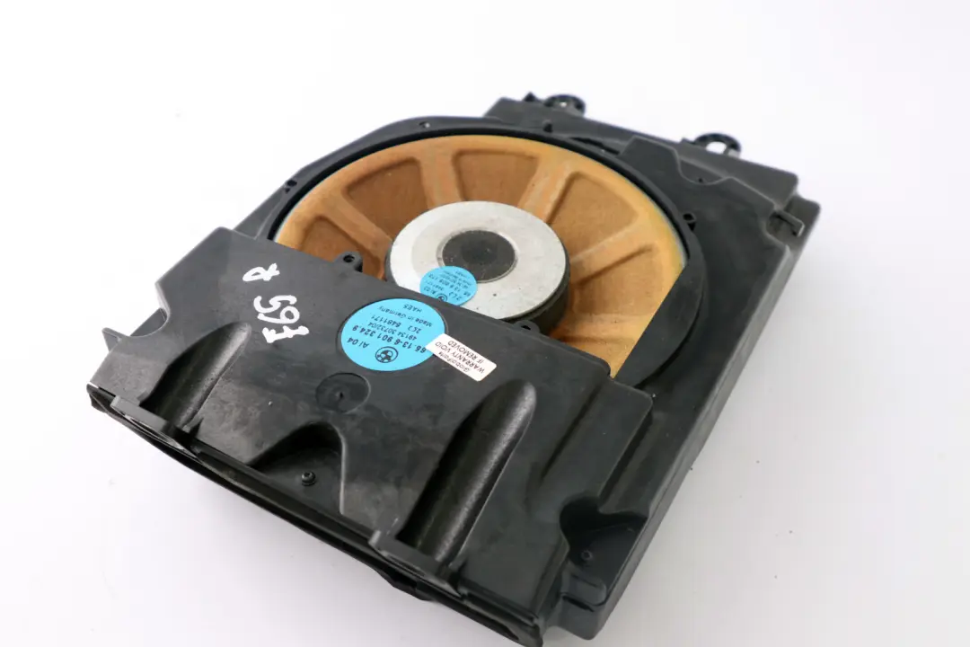 Głośnik Subwoofer Prawy HAES do BMW E65 E66 o numerze 6901324 BMW E65 E66 Głośnik Subwoofer Prawy HAES - SKU 6901324 - Numer Części 6901324