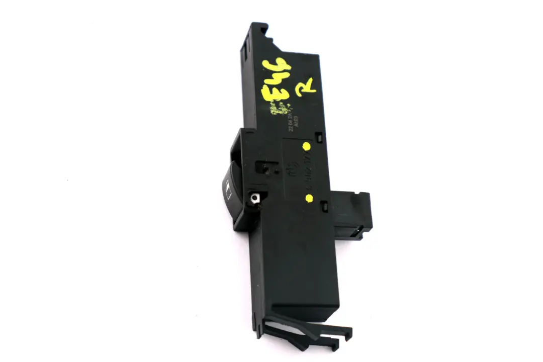 Interruptor Control Eléctrico Delantero Elevalunas Derecho Negro para BMW E46 con número de pieza 6902177 BMW E46 Interruptor Control Eléctrico Delantero Elevalunas Derecho Negro - SKU 6902177 - Número de pieza 6902177