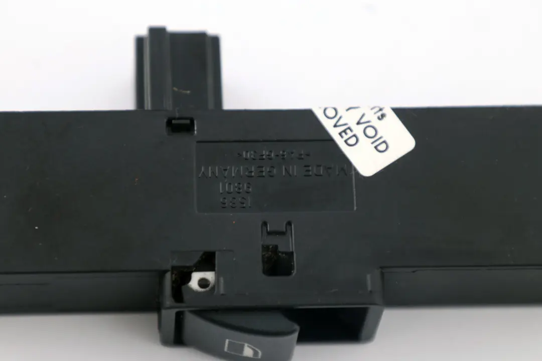 Interruttore Elettrico Anteriore Alzacristalli Destro Nero per BMW E46 con numero di parte 6902177 BMW E46 Interruttore Elettrico Anteriore Alzacristalli Destro Nero - SKU 6902177 - Numero di parte 6902177