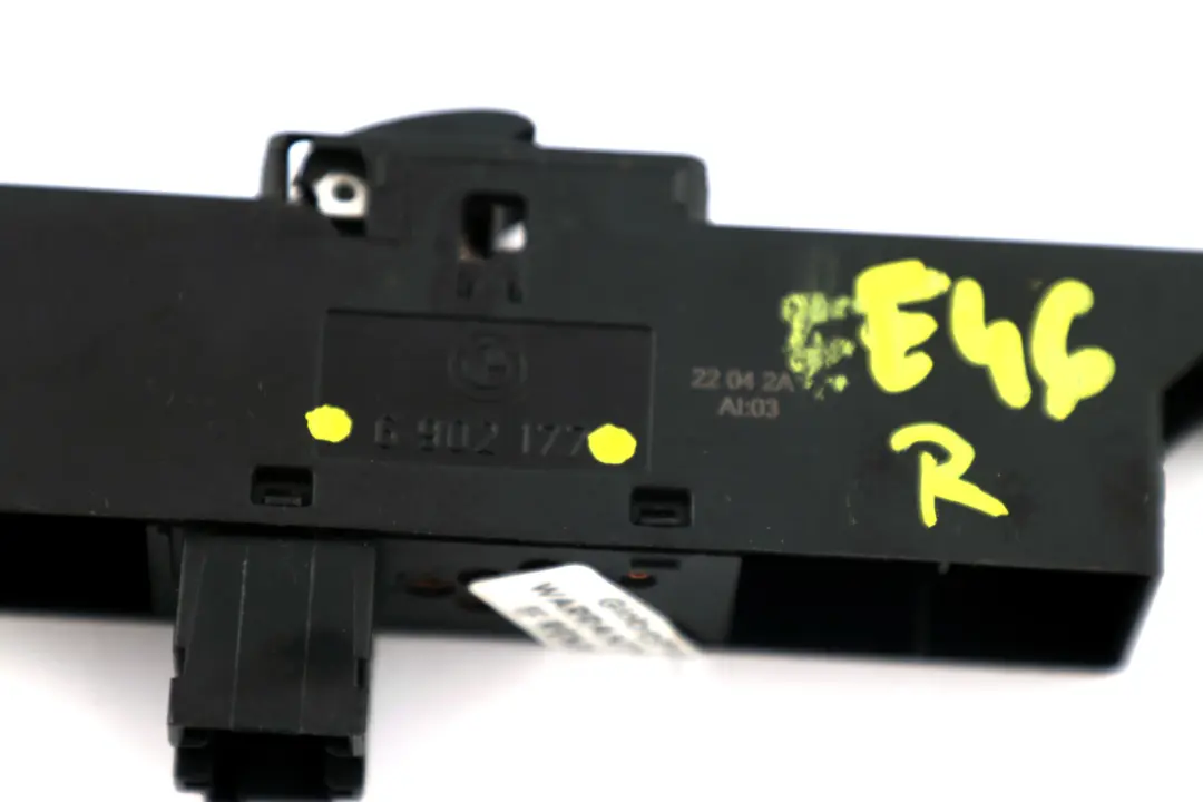 Front Electric Control Switch Window Lifter Right O/S Black to BMW E46 with Part number 6902177 BMW E46 Front Electric Control Switch Window Lifter Right O/S Black - SKU 6902177 - Part number 6902177
