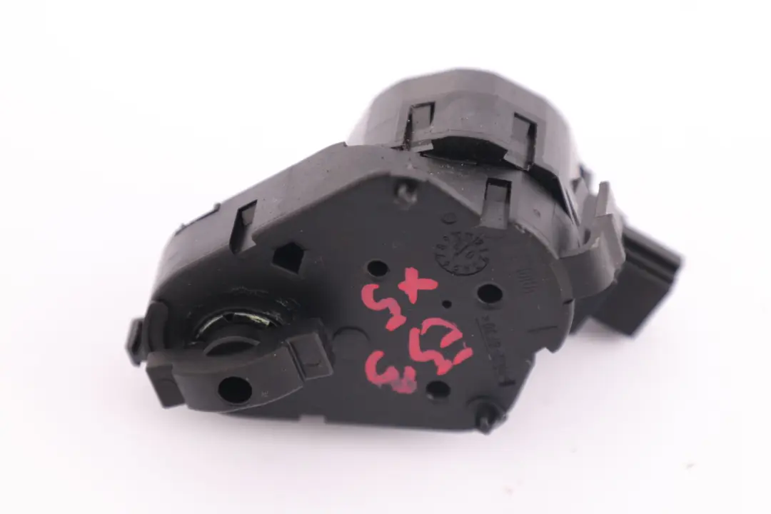 Heater Actuator Motor Fresh Air Flap Regulator to BMW X5 E39 E53 with Part number 6902695 BMW X5 E39 E53 Heater Actuator Motor Fresh Air Flap Regulator - SKU 6902695 - Part number 6902695