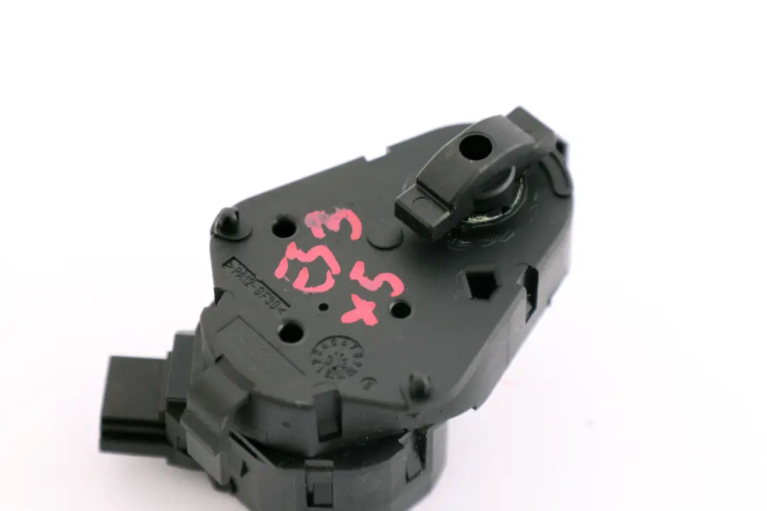 Moteur Actionneur Chauffage Régulateur Volet Air Frais pour BMW X5 E39 E53 à propos du numéro de pièce 6902695 BMW X5 E39 E53 Moteur Actionneur Chauffage Régulateur Volet Air Frais - SKU 6902695 - Numéro de pièce 6902695