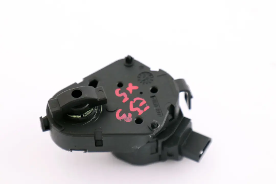 BMW 5 X5 Series E39 E53 Heater Actuator Motor Fresh Air Flap Regulator - SKU 6902695 - Part number 6902695