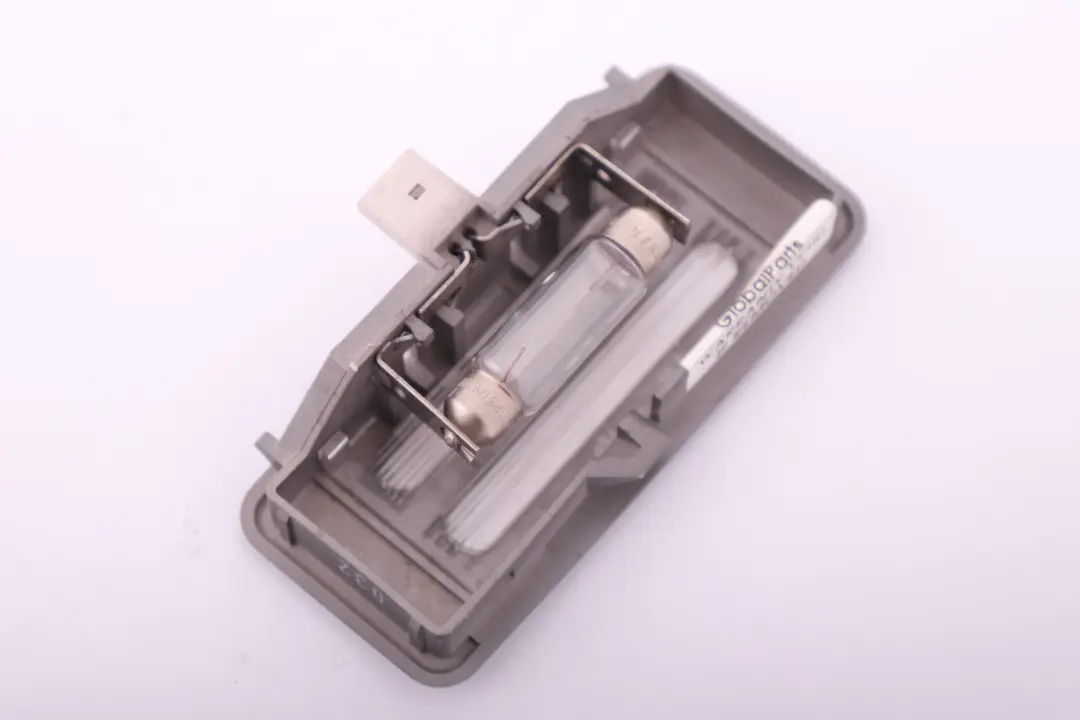 Espejo Luz Delantera Gris para BMW E65 E66 E67 con número de pieza 6902972 BMW E65 E66 E67 Espejo Luz Delantera Gris - SKU 6902972 - Número de pieza 6902972