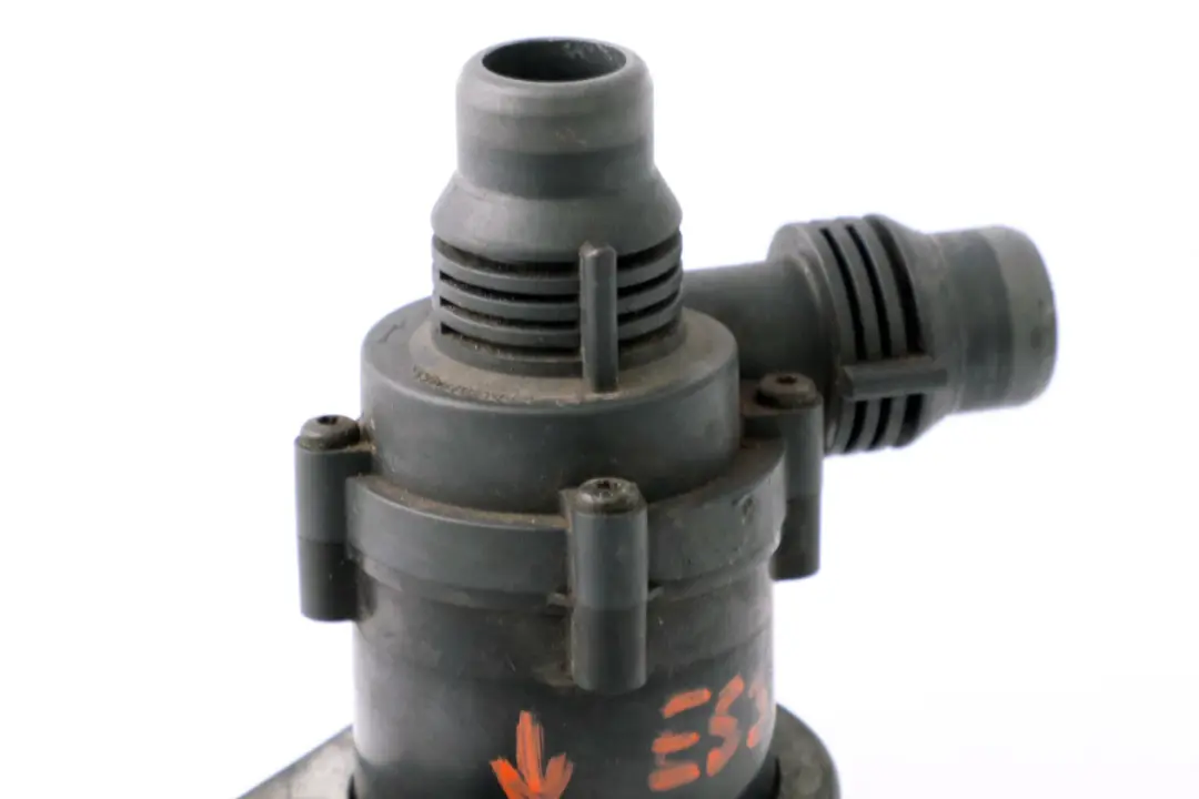 M62 N62 Pompa Dell'Acqua Supplementare 6411 per BMW X5 E53 con numero di parte 6904496 BMW X5 E53 M62 N62 Pompa Dell'Acqua Supplementare 6411 - SKU 6904496 - Numero di parte 6904496