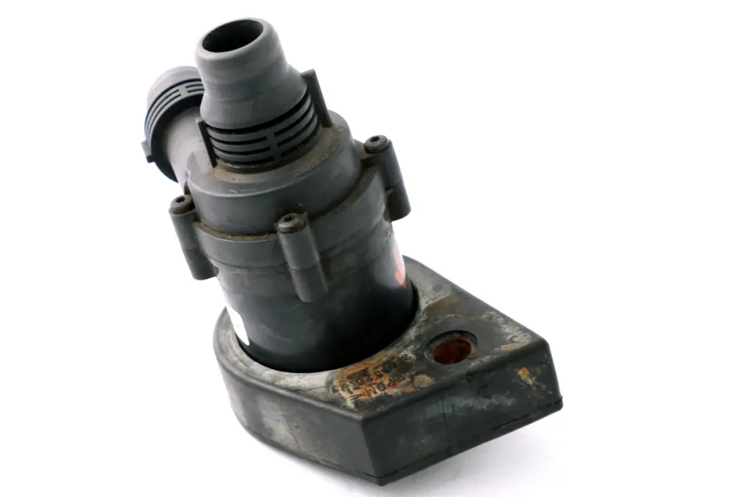 M62 N62 Bomba De agua adicional para BMW E53 con número de pieza 6904496 BMW E53 M62 N62 Bomba De agua adicional - SKU 6904496 - Número de pieza 6904496