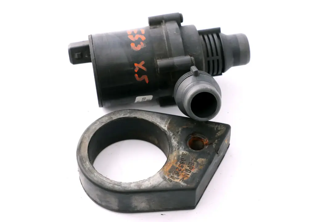 M62 N62 Bomba De agua adicional para BMW E53 con número de pieza 6904496 BMW E53 M62 N62 Bomba De agua adicional - SKU 6904496 - Número de pieza 6904496