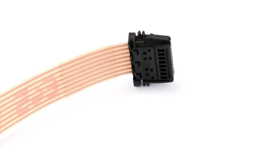 Bandleitung Diversity-Antennentuner 6112 pour BMW 7 E65 E66 à propos du numéro de pièce 61126904620 BMW 7 E65 E66 Bandleitung Diversity-Antennentuner 6112 - SKU 6904620 - Numéro de pièce 61126904620